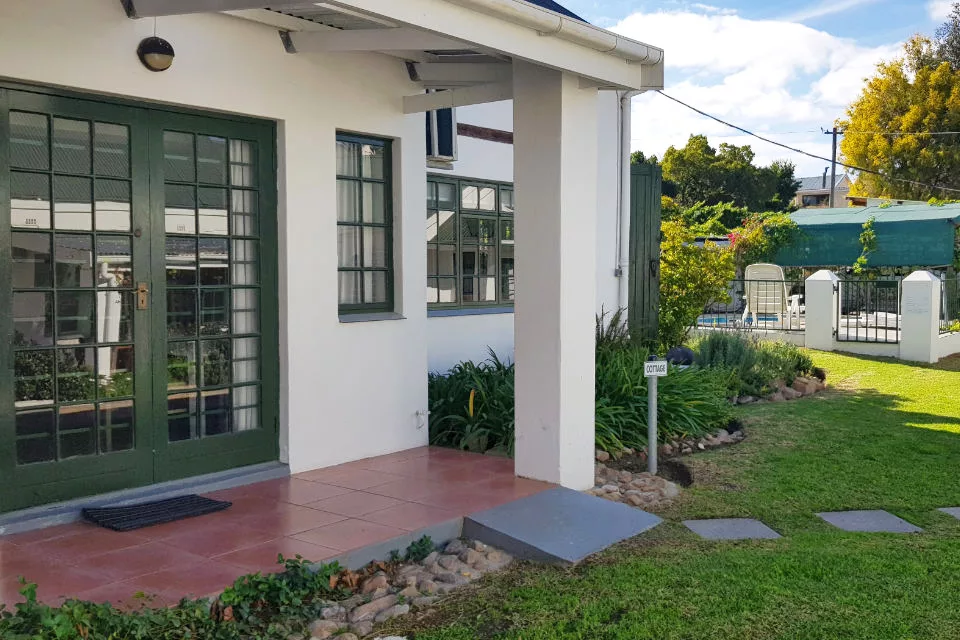 Koo Karoo | Guest Lodge | Montagu | Western Cape | Self Catering Accommodation | Booking.com | Afristay | Tripadvisor | Route62 | Getaway | Budget | Affordable | Avalon Springs | CapeDry